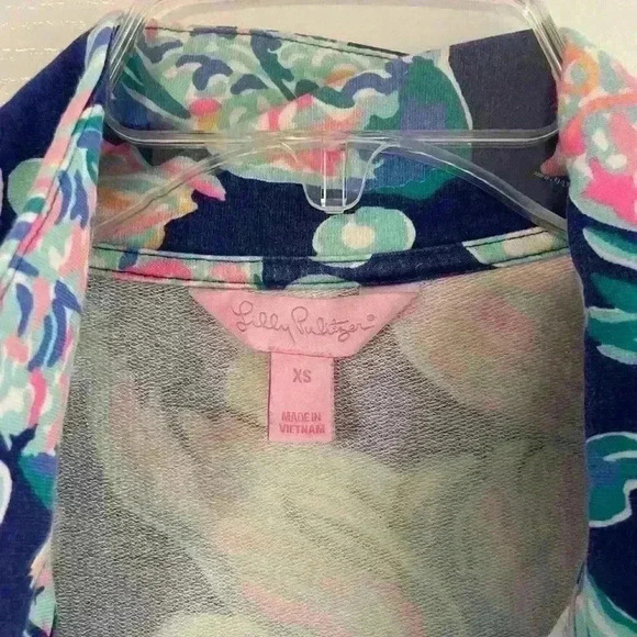 Lilly Pulitzer Womens XS zip up top - Picture 4 of 5